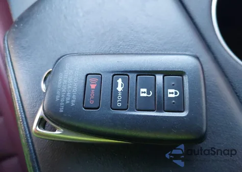 2018 Lexus Is 300 z USA, uszkodzony, nr VIN JTHC81D24J5032475